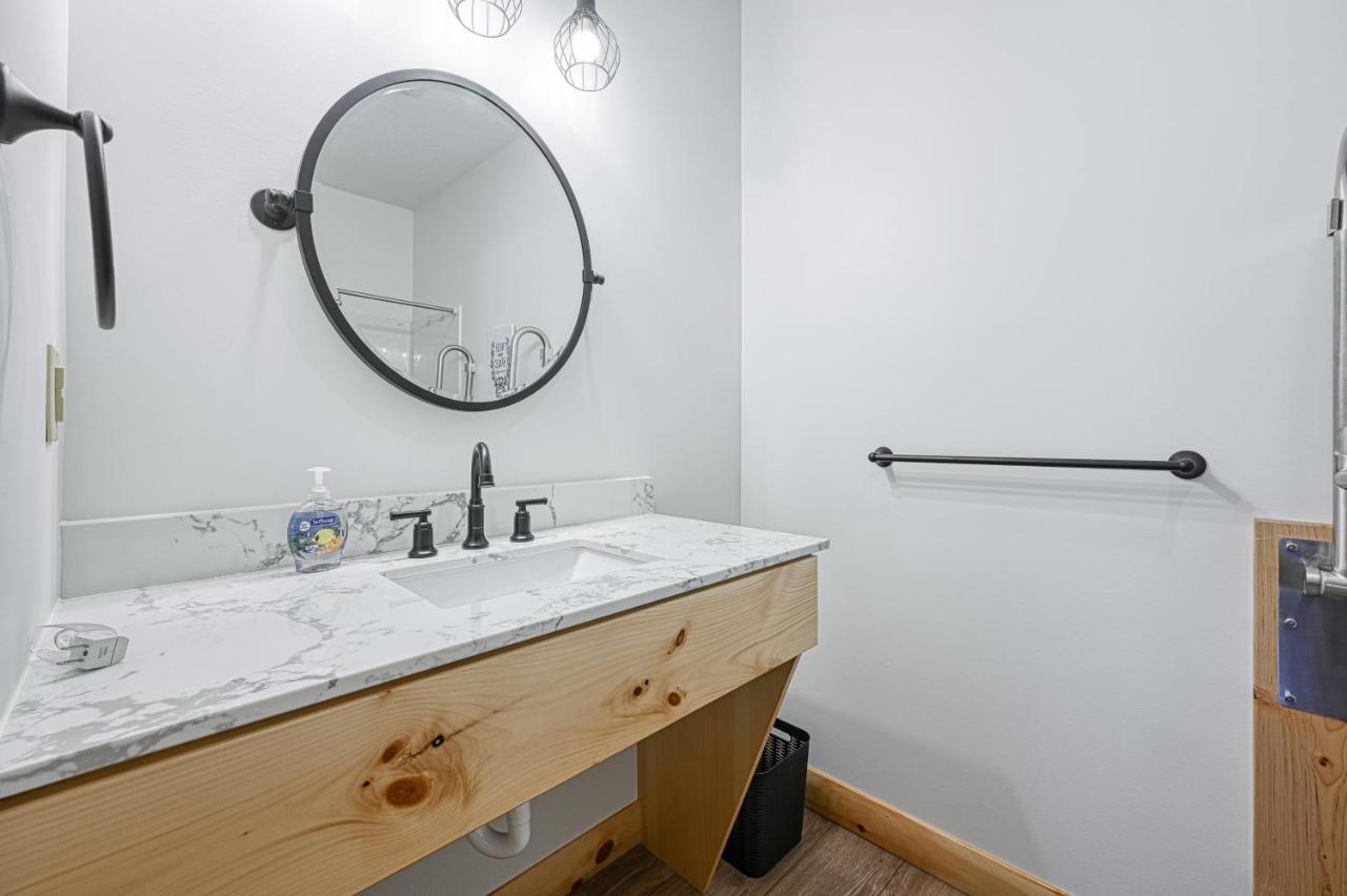 Curb-Free Chalet McHenry Buitenkant foto